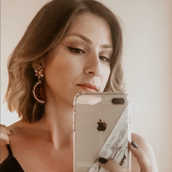 Meet your Posher, Sandy - Picture 1 of 1